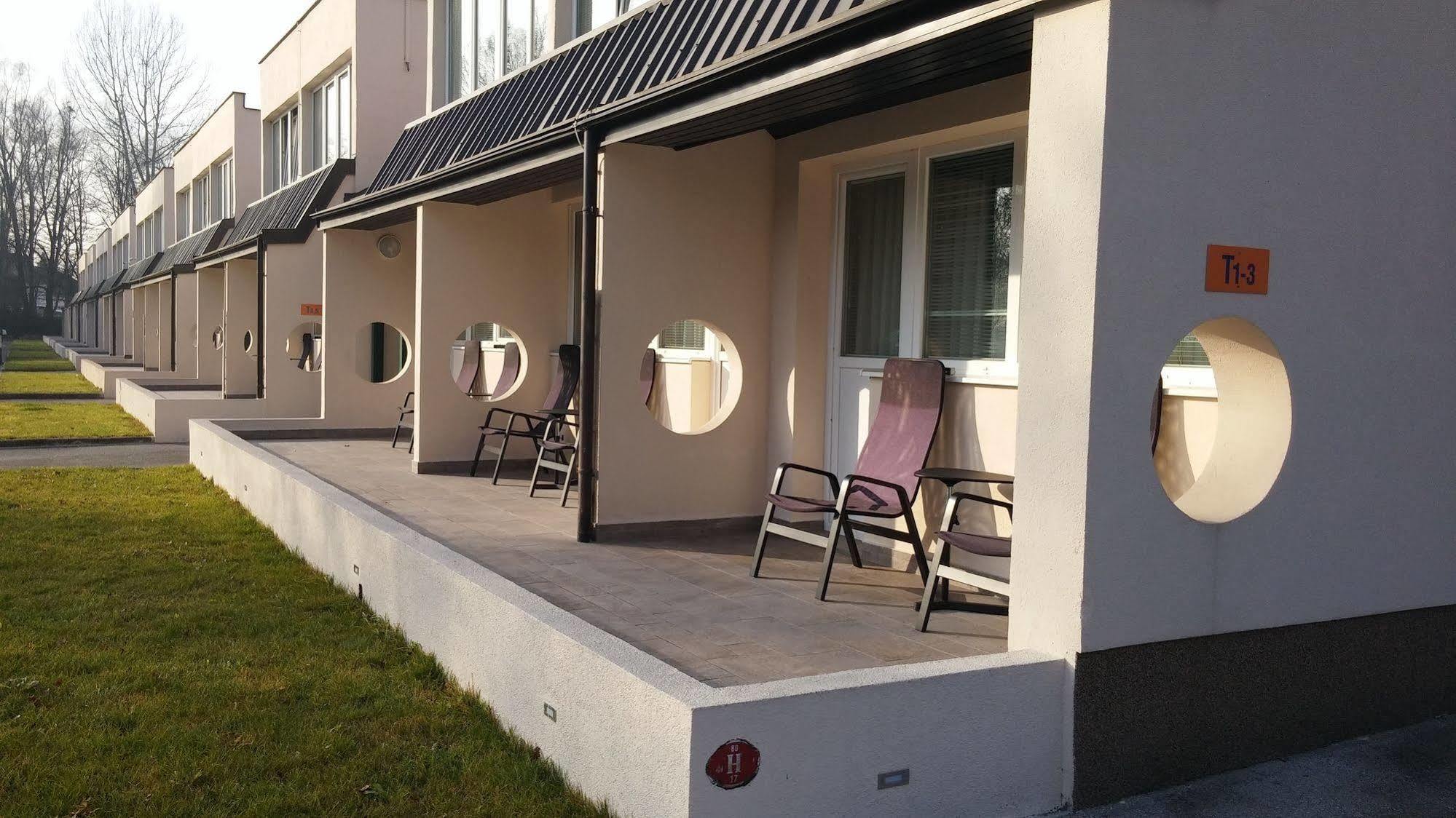 Počitniški park Mobile Homes 4*